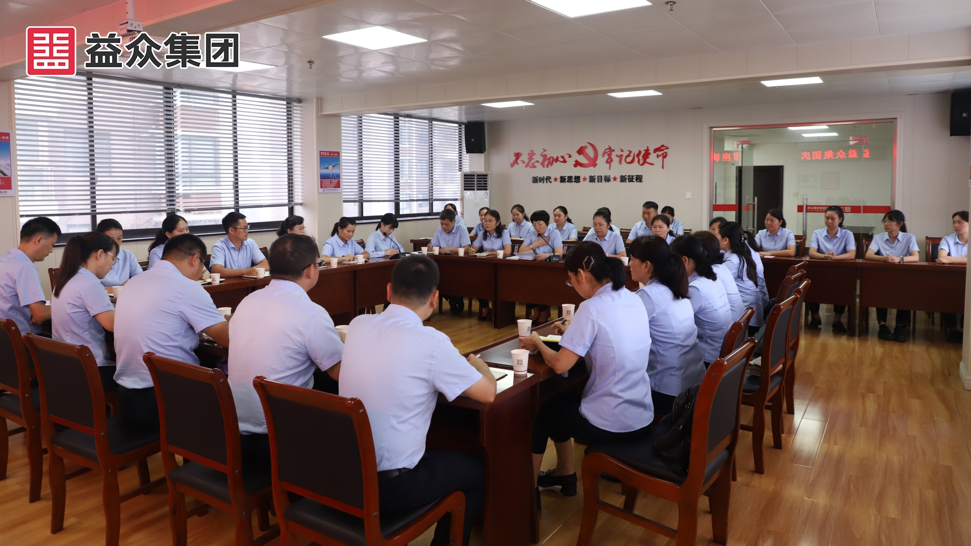 座談會(huì)現(xiàn)場(chǎng) (4) 座談會(huì)現(xiàn)場(chǎng) (4)